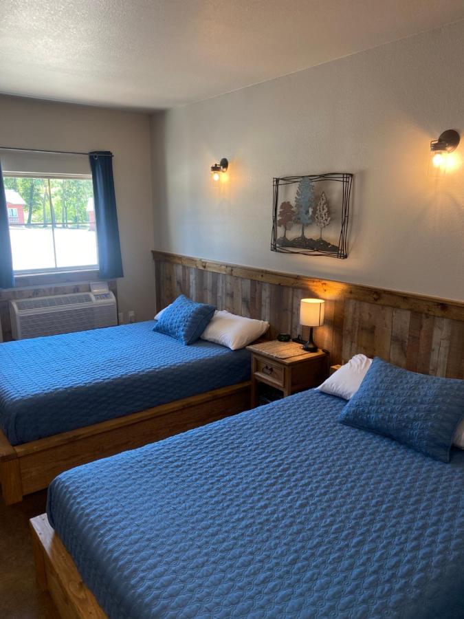 The Woods Lodging Kingston Room photo